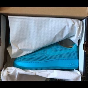 Nike Air Force 1 Low Top in Gamma Blue